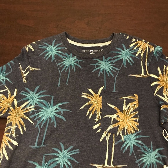 Free Planet Shirt - Picture 2 of 6